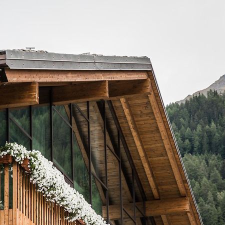 Grand Hotel Courmayeur Mont Blanc, By R Collection Hotels Exterior photo
