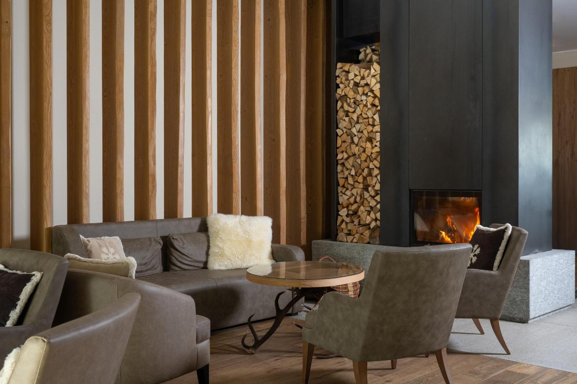 Grand Hotel Courmayeur Mont Blanc, By R Collection Hotels Exterior photo