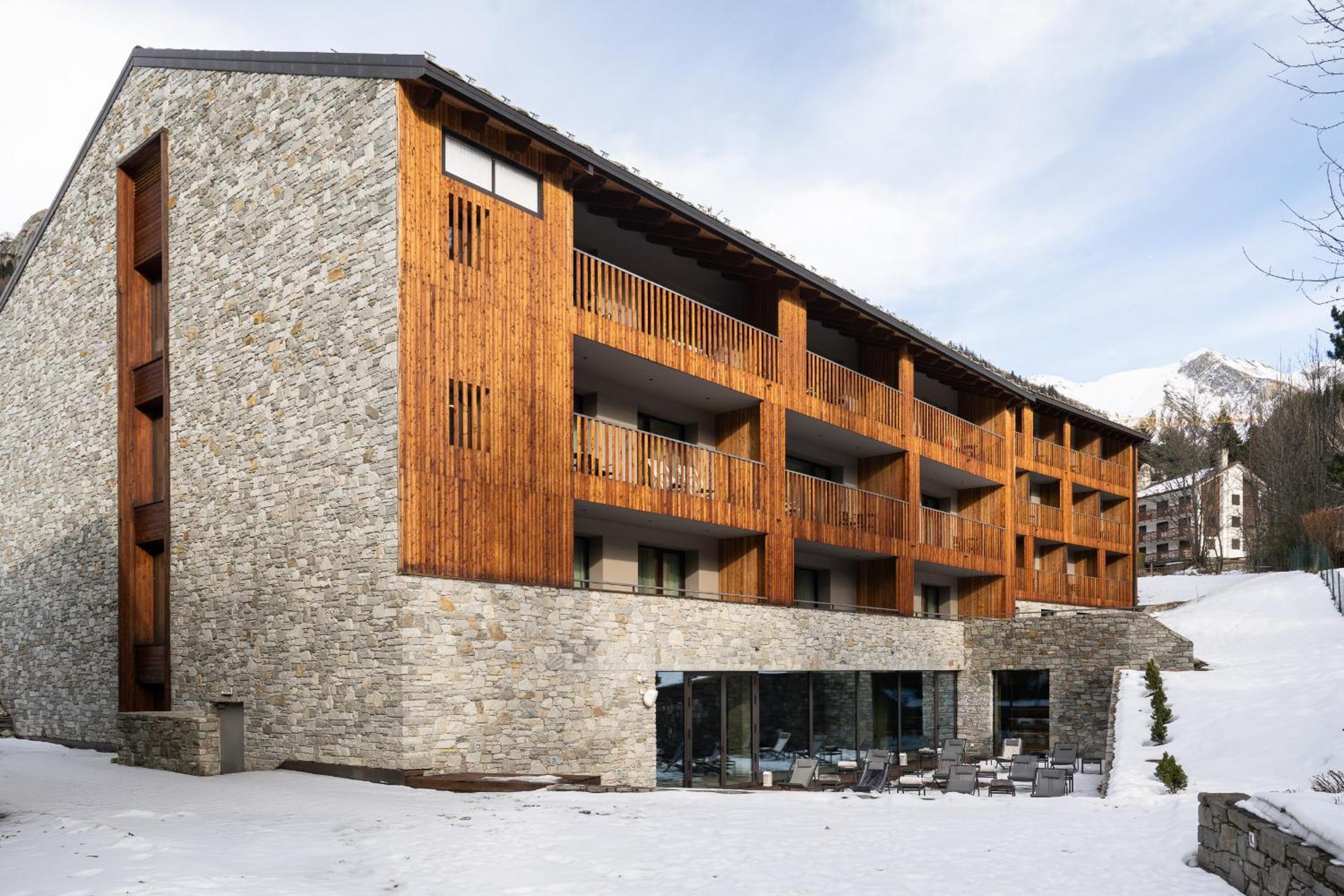 Grand Hotel Courmayeur Mont Blanc, By R Collection Hotels Exterior photo