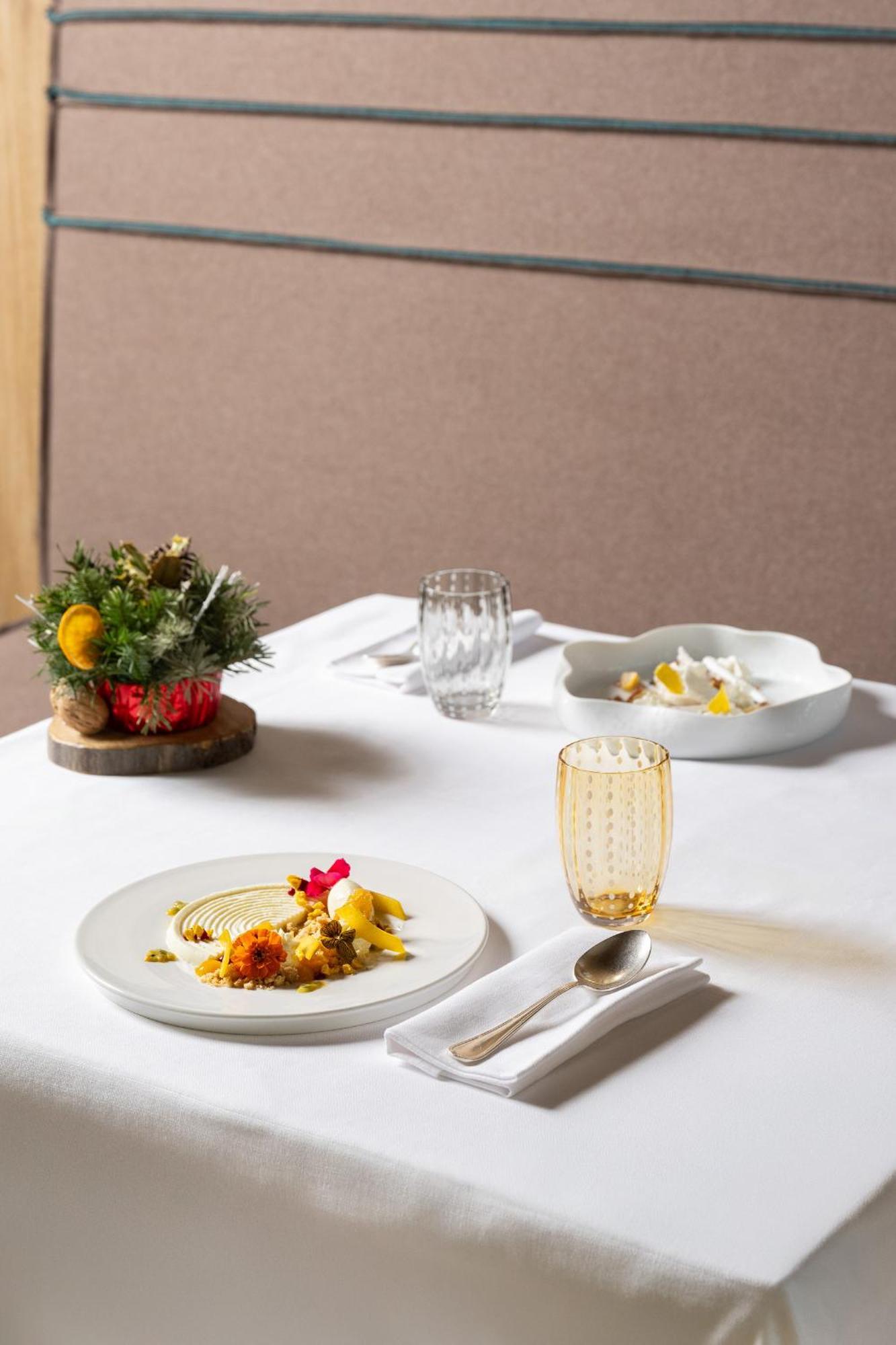 Grand Hotel Courmayeur Mont Blanc, By R Collection Hotels Exterior photo