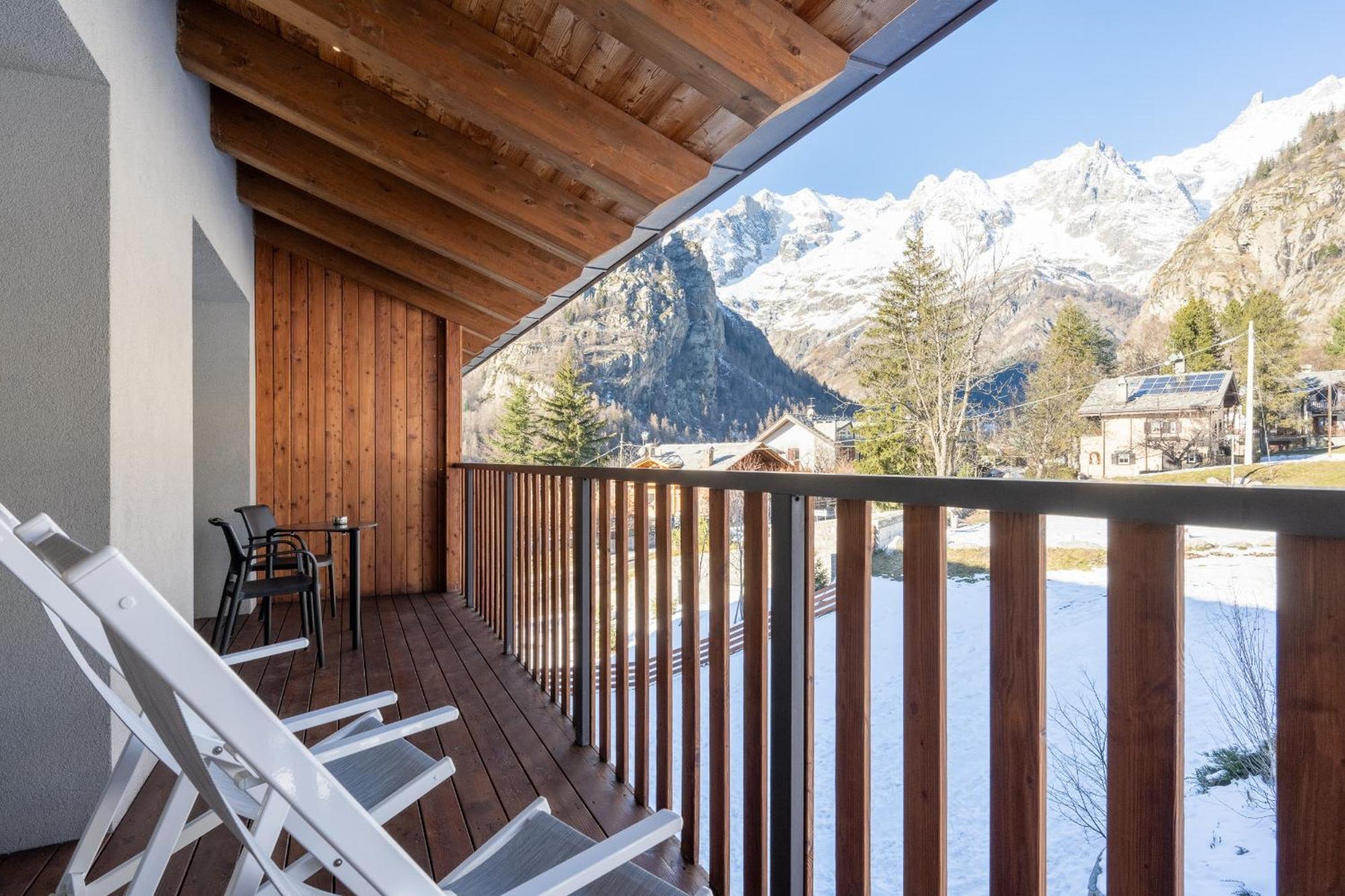 Grand Hotel Courmayeur Mont Blanc, By R Collection Hotels Exterior photo