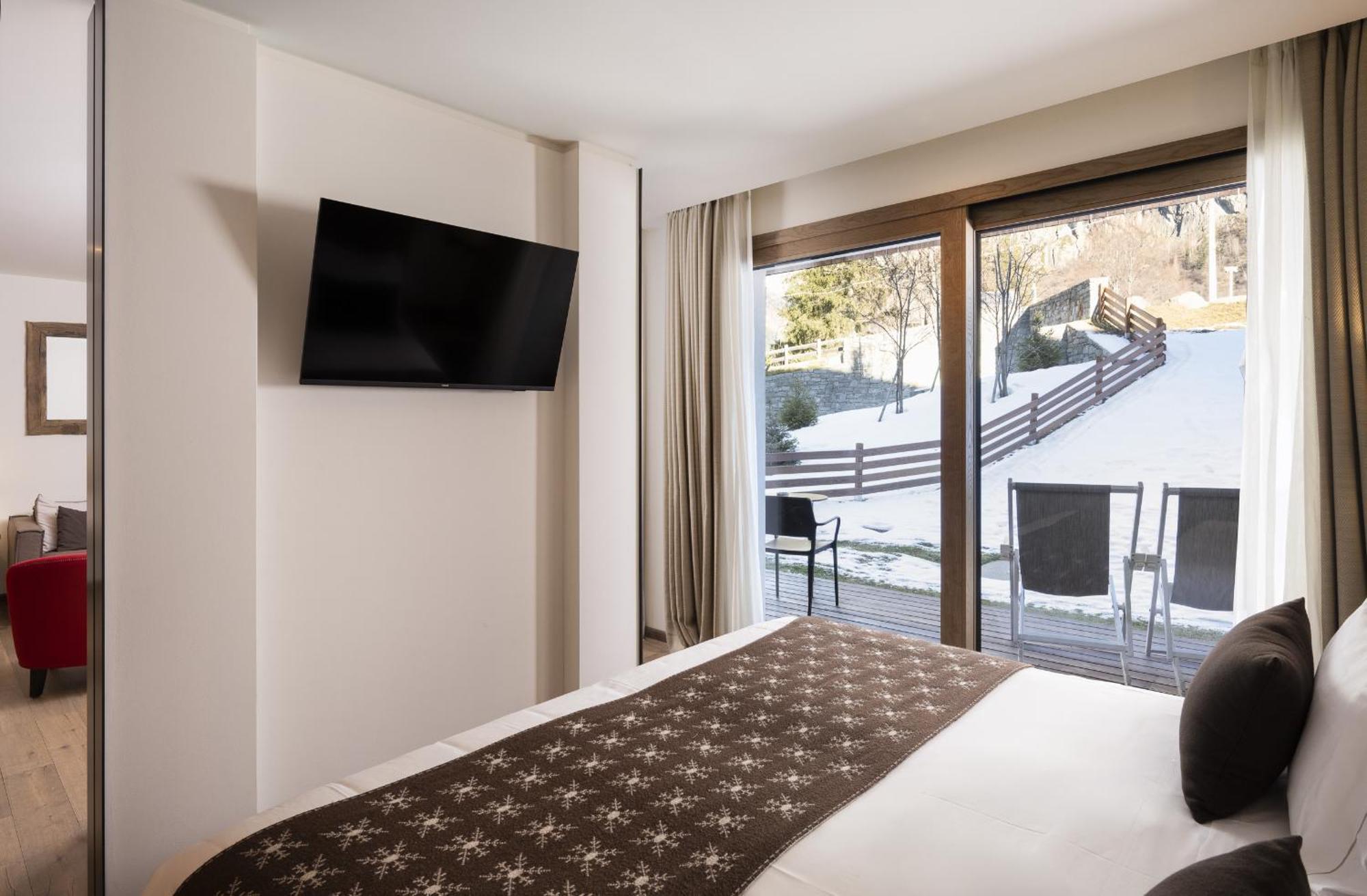 Grand Hotel Courmayeur Mont Blanc, By R Collection Hotels Exterior photo